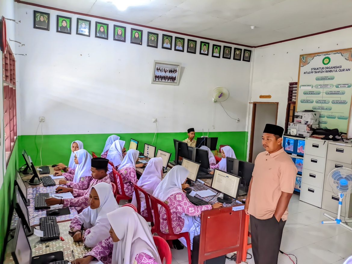 Santri melek teknologi